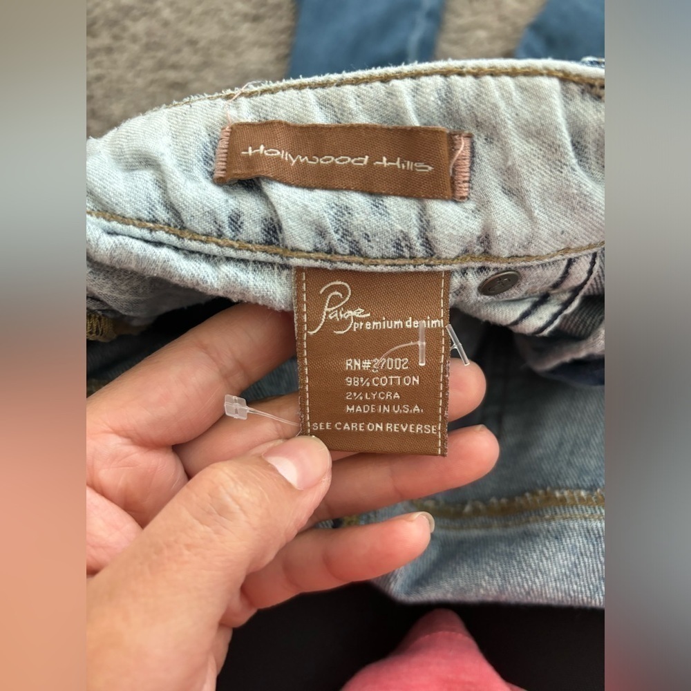 PAIGE Hollywood Hills Jeans Size 28 - Picture 8 of 8